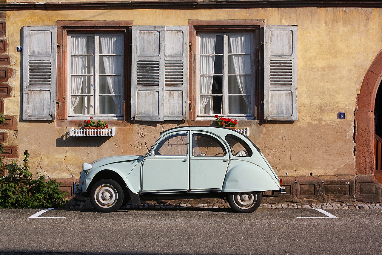 Un voiture française au printemps